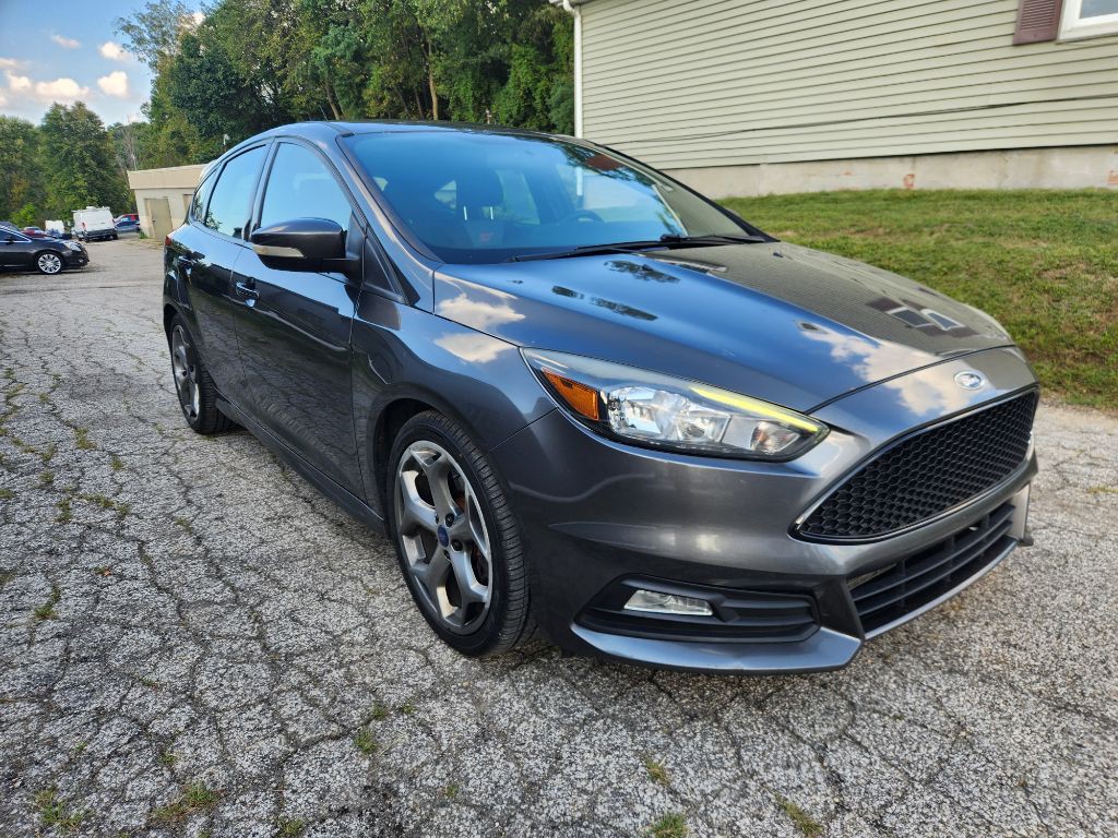 2017 Ford Focus Image 1