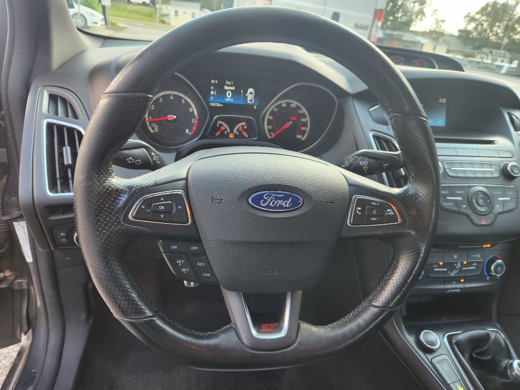 2017 Ford Focus Image 11