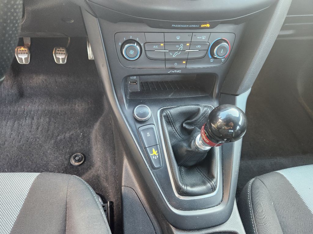 2017 Ford Focus Image 13