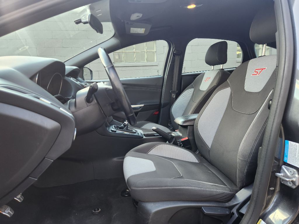 2017 Ford Focus Image 23