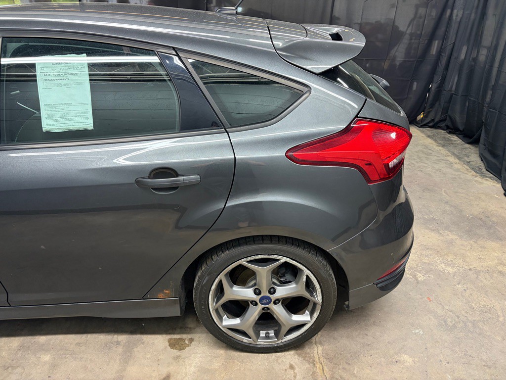 2017 Ford Focus Image 5
