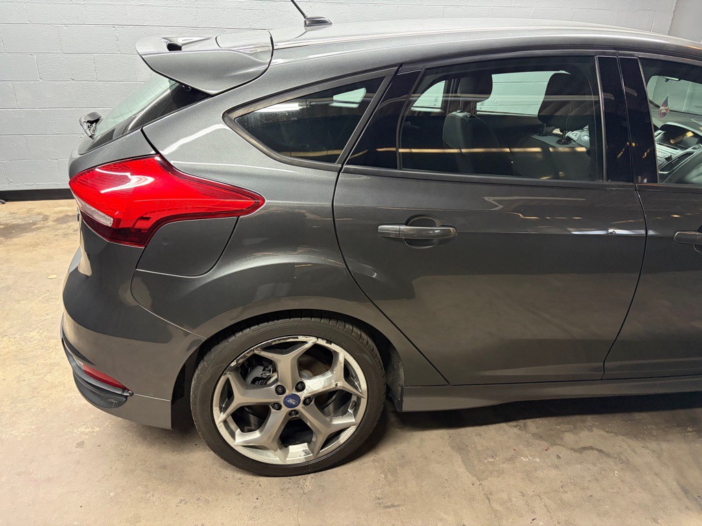 2017 Ford Focus Image 10
