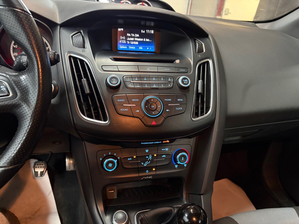 2017 Ford Focus Image 24