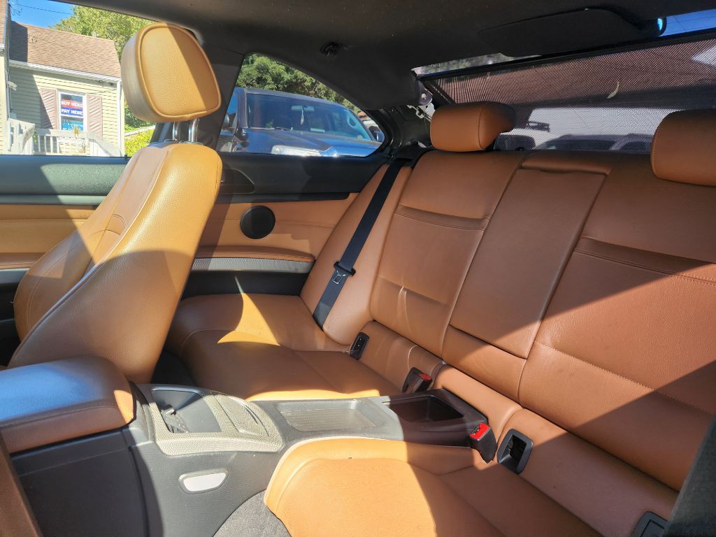 2012 BMW 3 Series Image 9