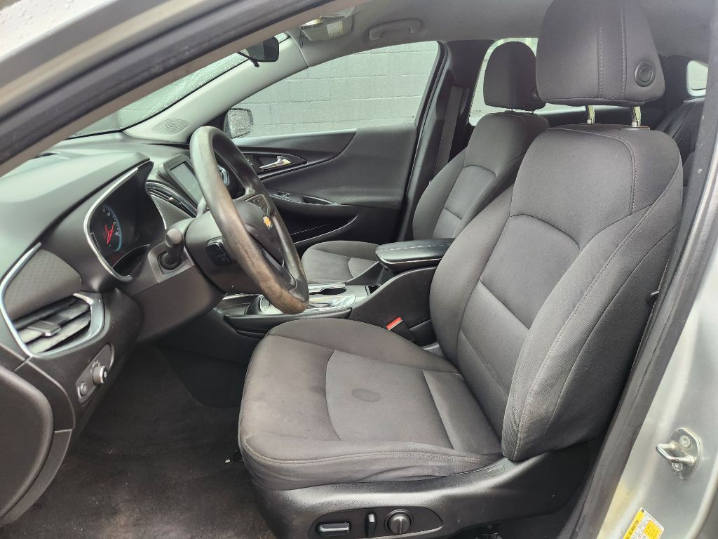 2018 Chevrolet Malibu Image 9