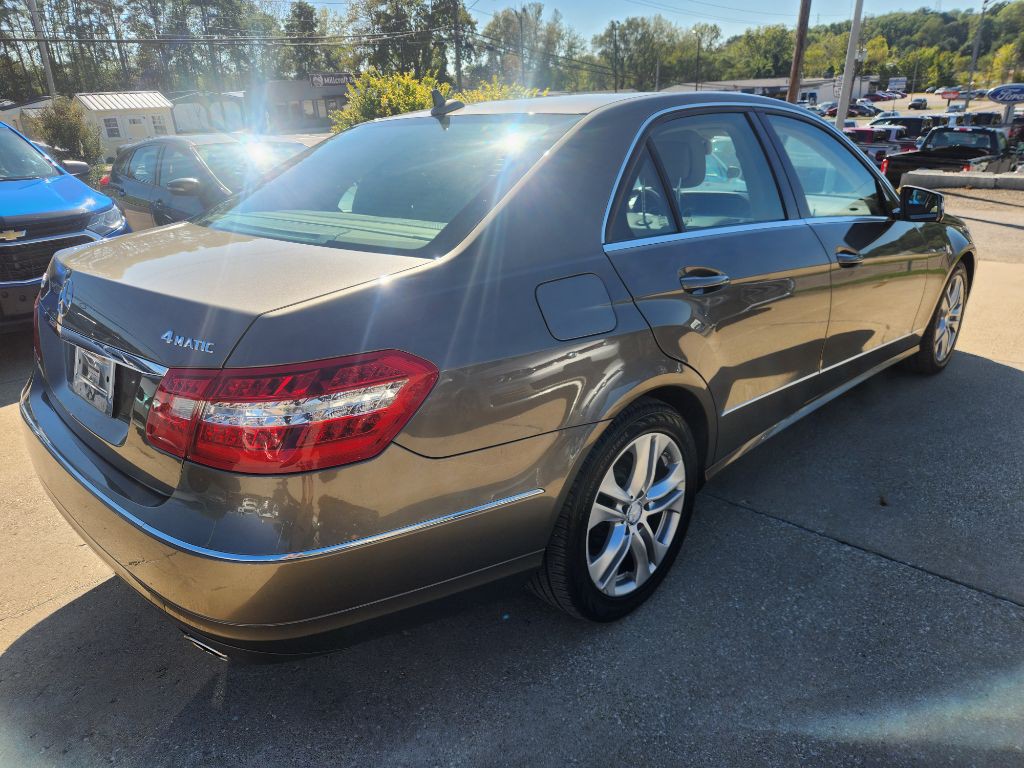 2011 Mercedes-Benz E-Class Image 2