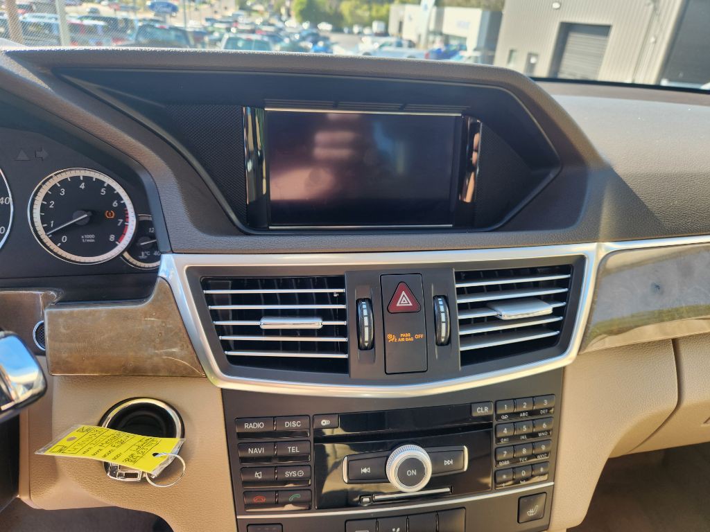 2011 Mercedes-Benz E-Class Image 14