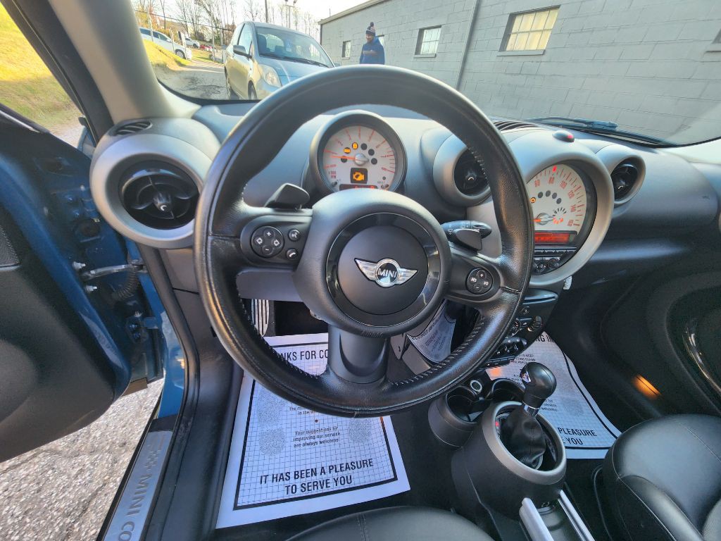 2011 MINI Cooper Image 12