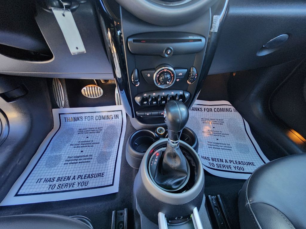 2011 MINI Cooper Image 13