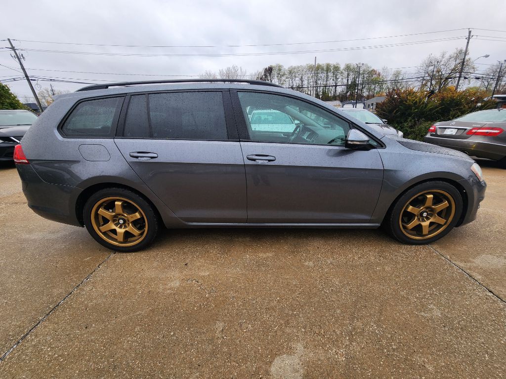 2017 Volkswagen Golf Image 4