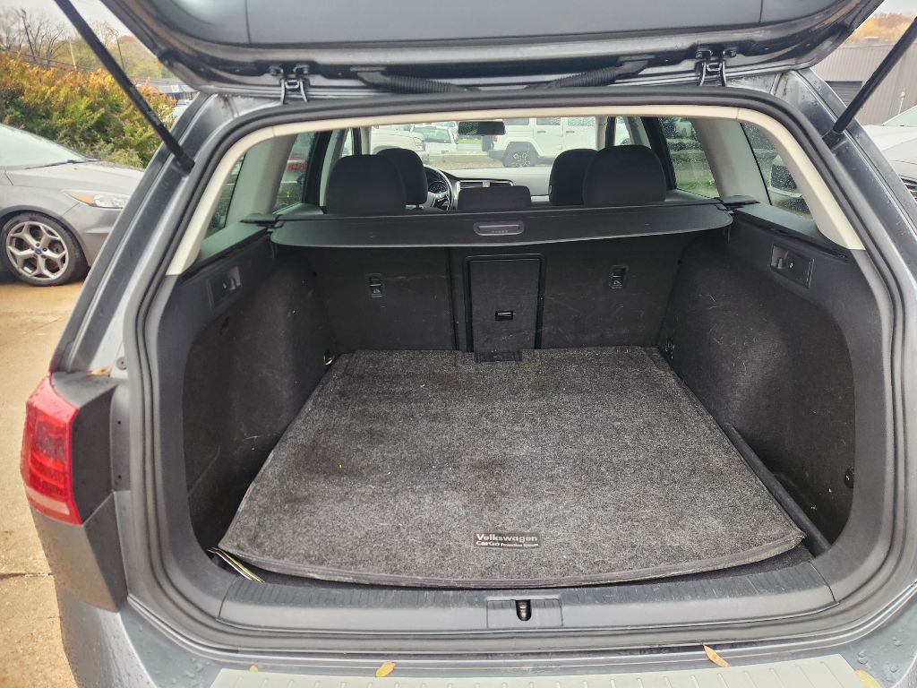 2017 Volkswagen Golf Image 7