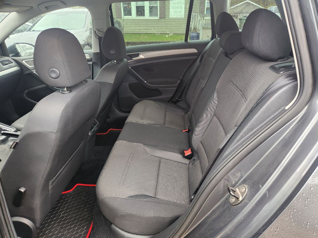 2017 Volkswagen Golf Image 10