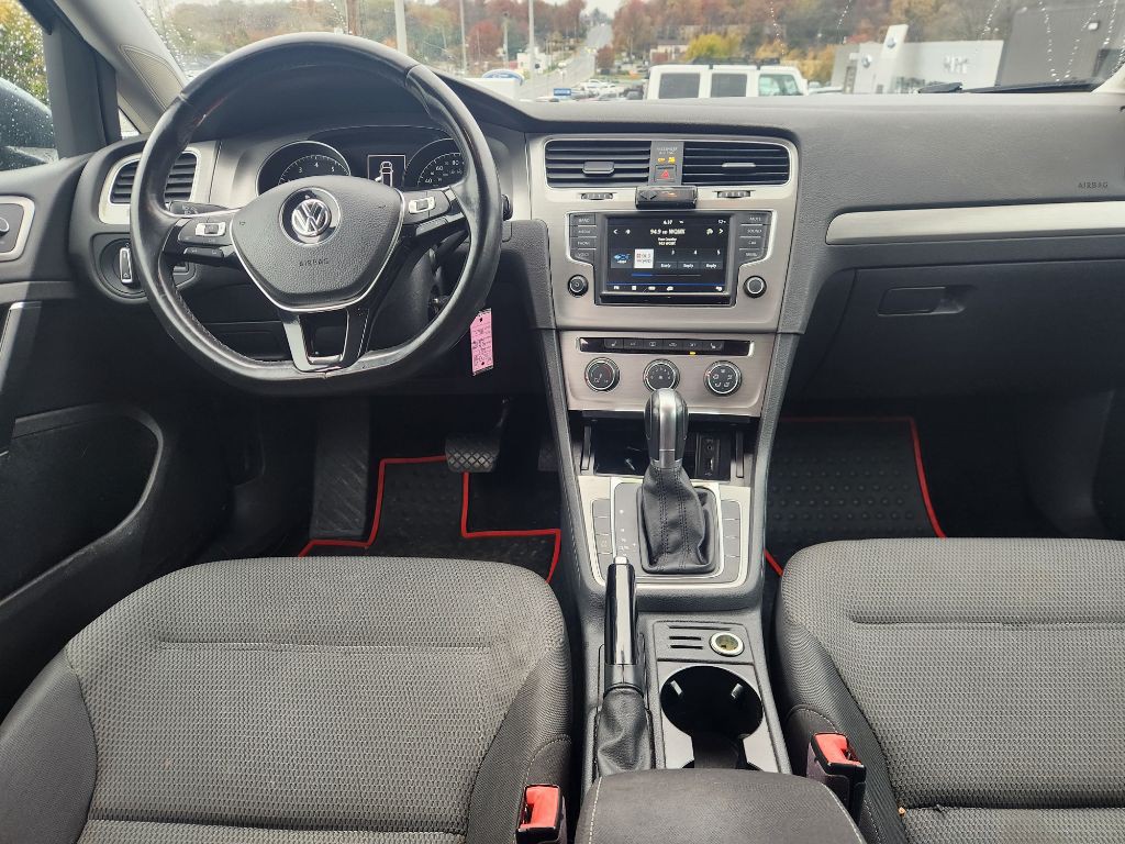 2017 Volkswagen Golf Image 11