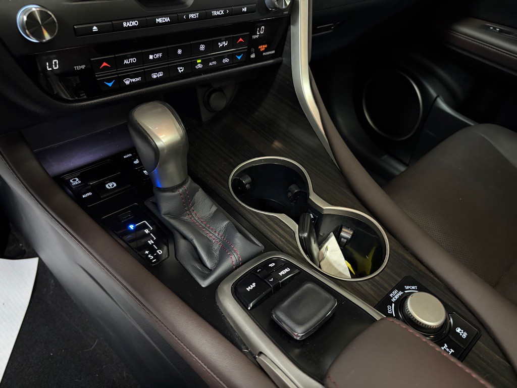 2017 Lexus RX Image 25
