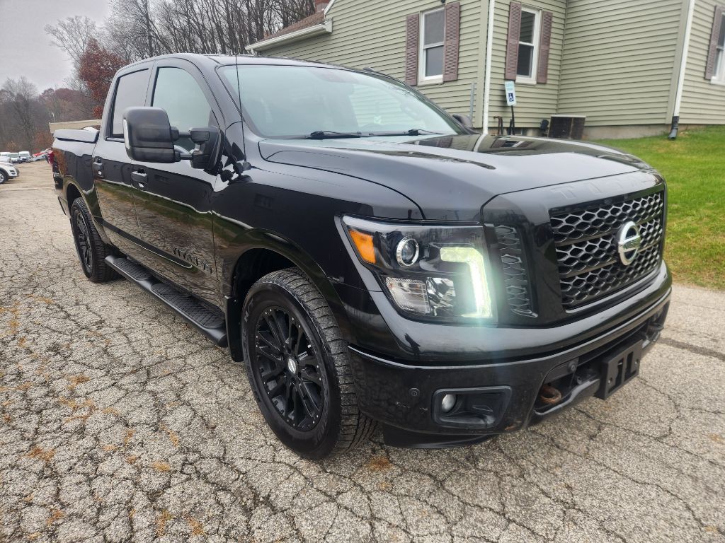 2018 Nissan Titan Image 3