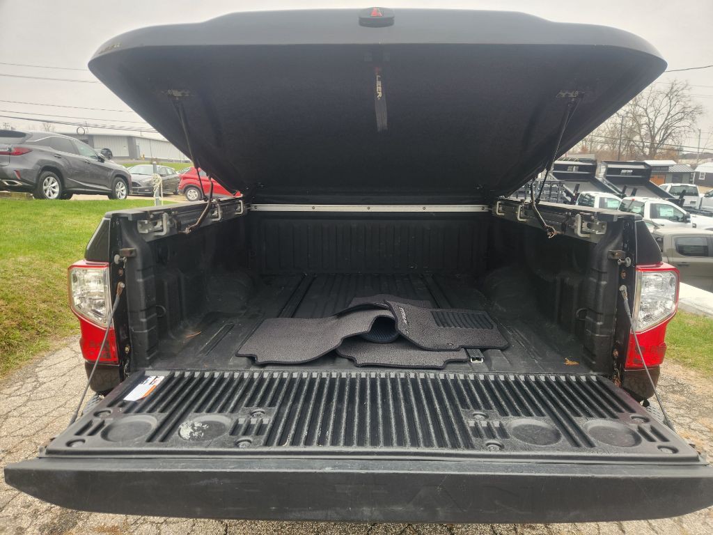 2018 Nissan Titan Image 9