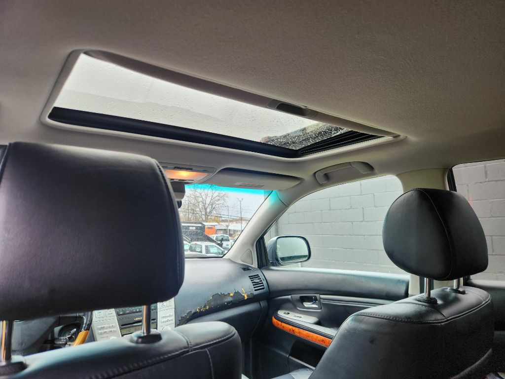 2005 Lexus RX Image 10