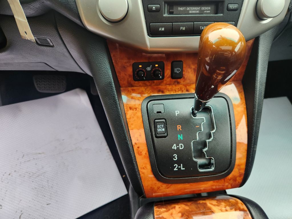 2005 Lexus RX Image 17