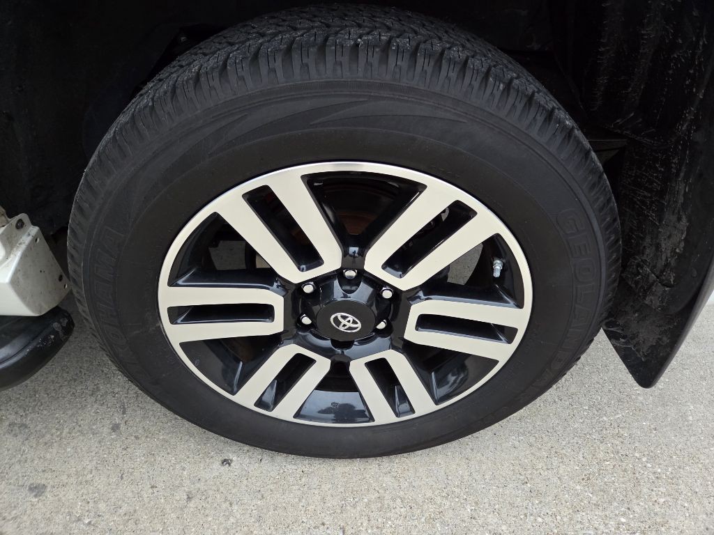 2021 Toyota 4Runner Image 11