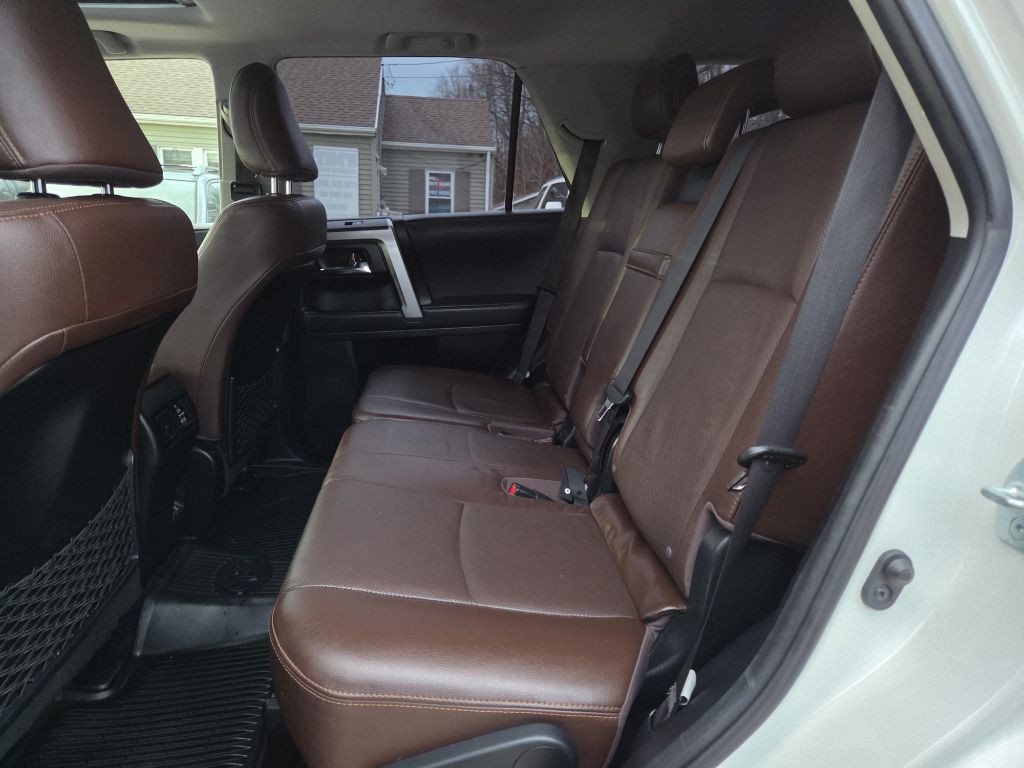 2021 Toyota 4Runner Image 12