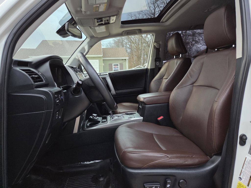 2021 Toyota 4Runner Image 14