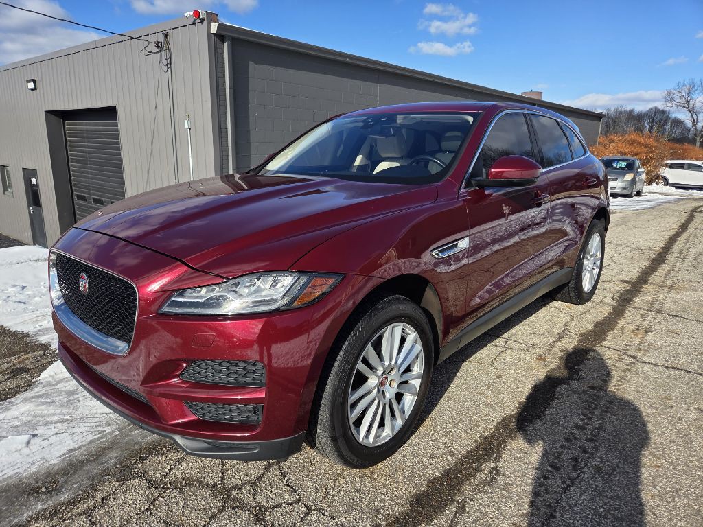2017 Jaguar F-PACE Image 1
