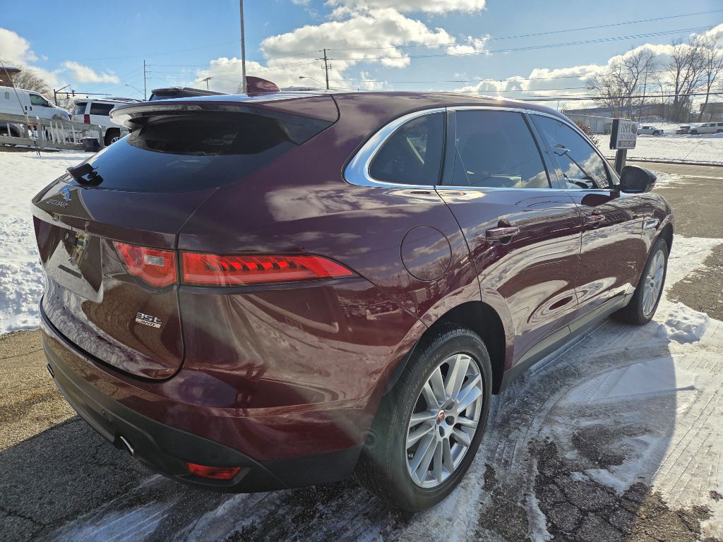 2017 Jaguar F-PACE Image 4