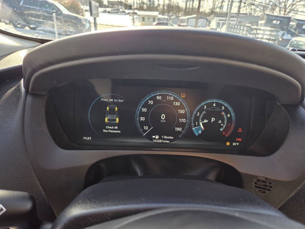 2017 Jaguar F-PACE Image 14