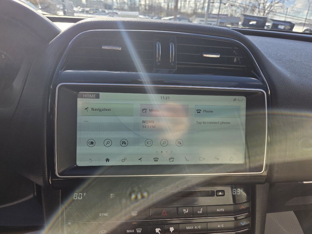 2017 Jaguar F-PACE Image 15