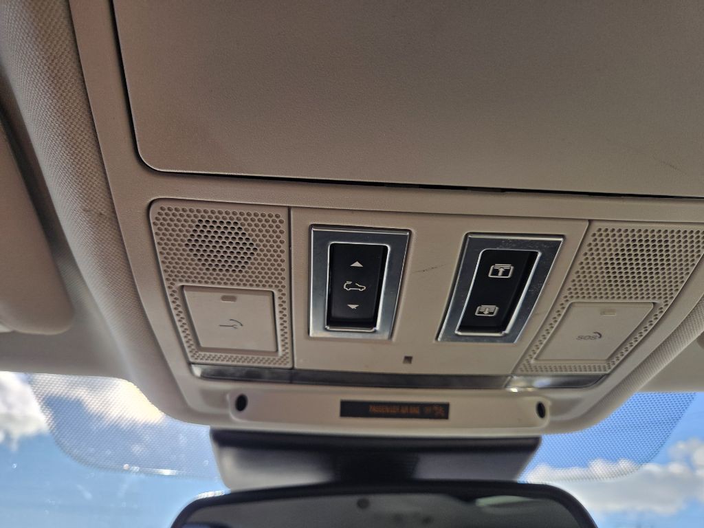 2017 Jaguar F-PACE Image 16