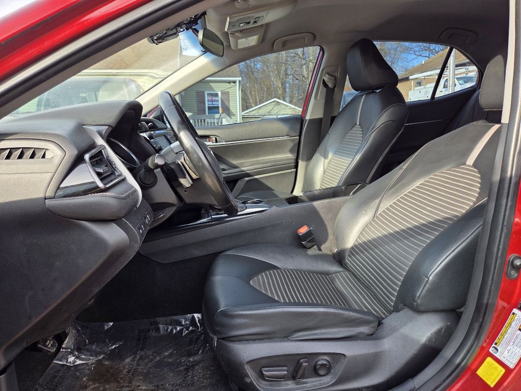 2020 Toyota Camry Image 12