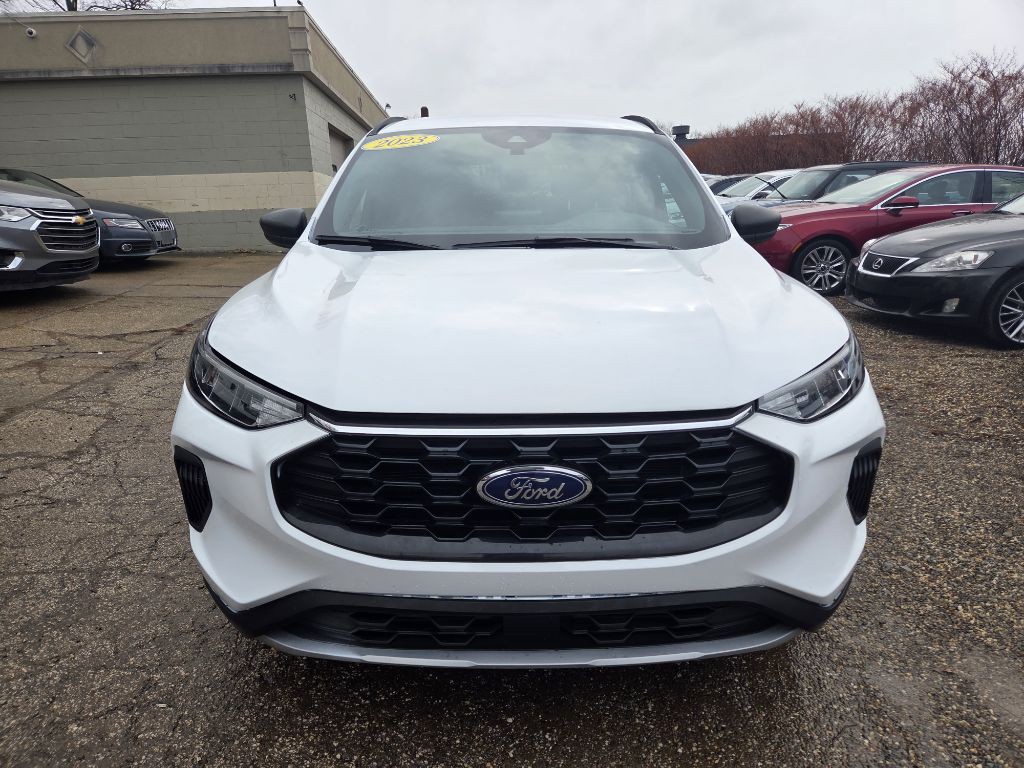 2023 Ford Escape Image 2