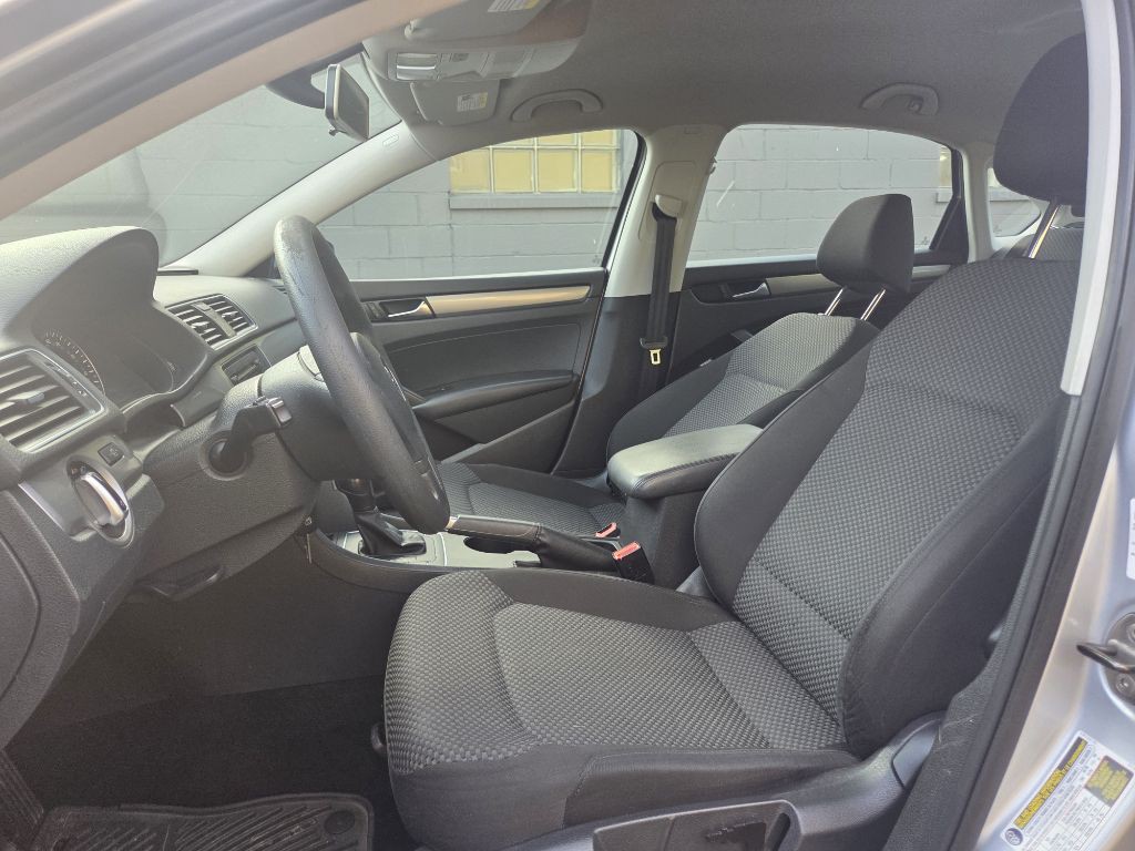 2014 Volkswagen Passat Image 11