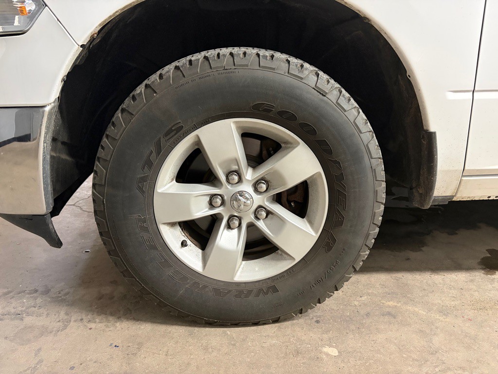 2015 RAM 1500 Image 3