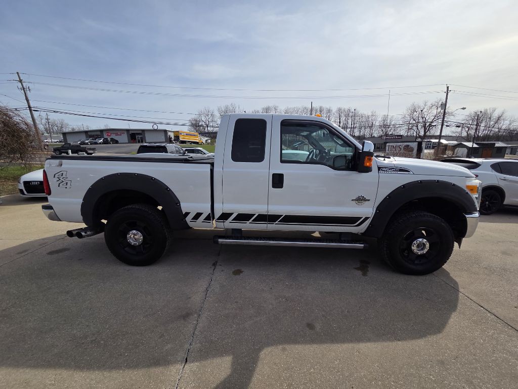 2011 Ford F-250 Image 1