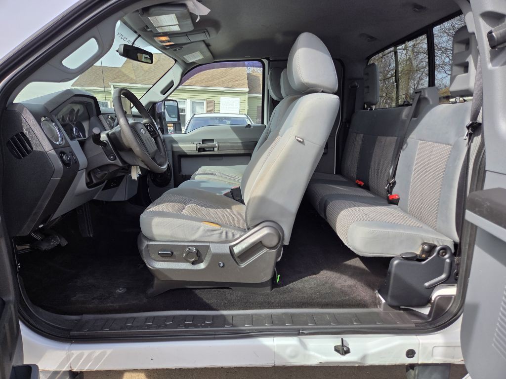 2011 Ford F-250 Image 11