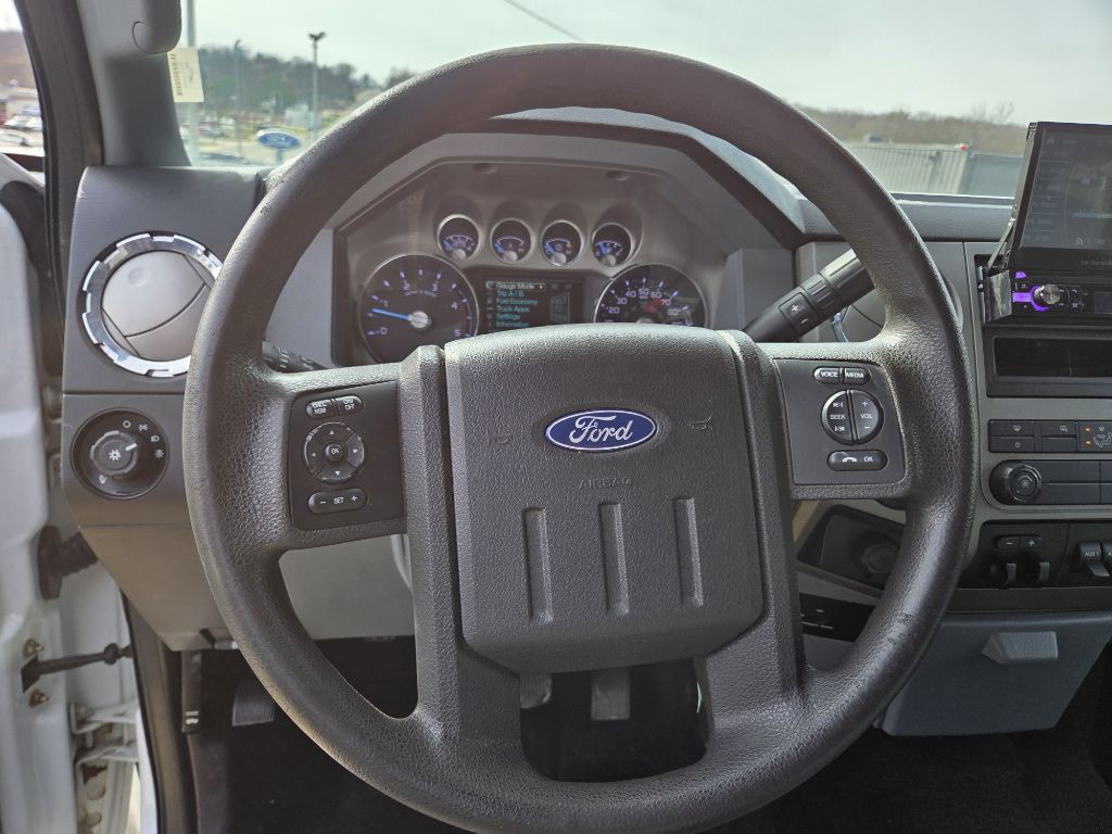 2011 Ford F-250 Image 13
