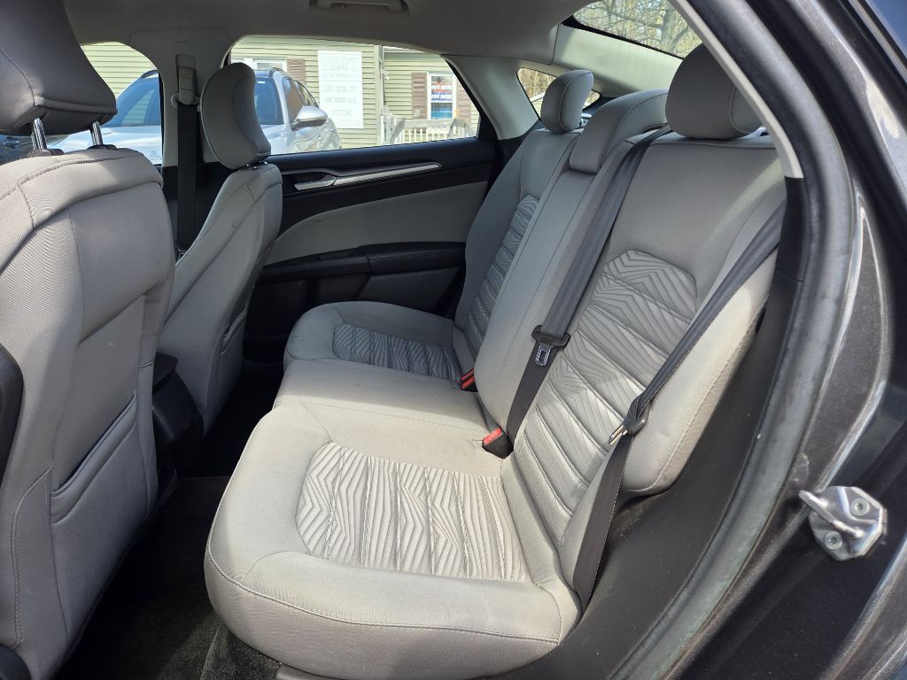 2016 Ford Fusion Image 9
