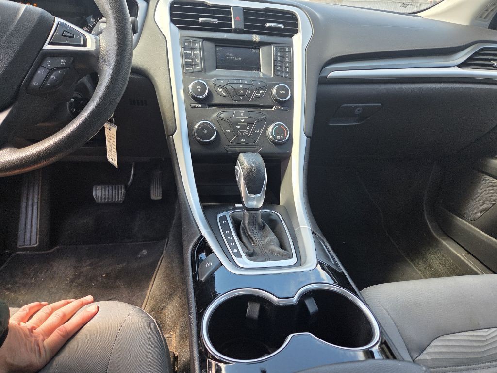 2016 Ford Fusion Image 11