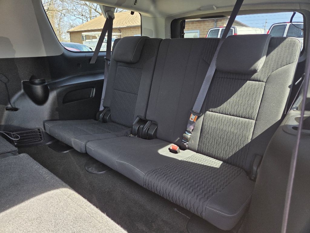 2016 Chevrolet Suburban Image 10
