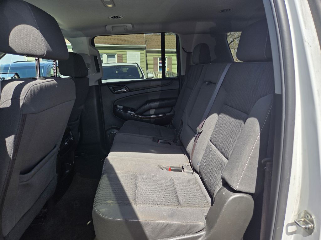 2016 Chevrolet Suburban Image 11