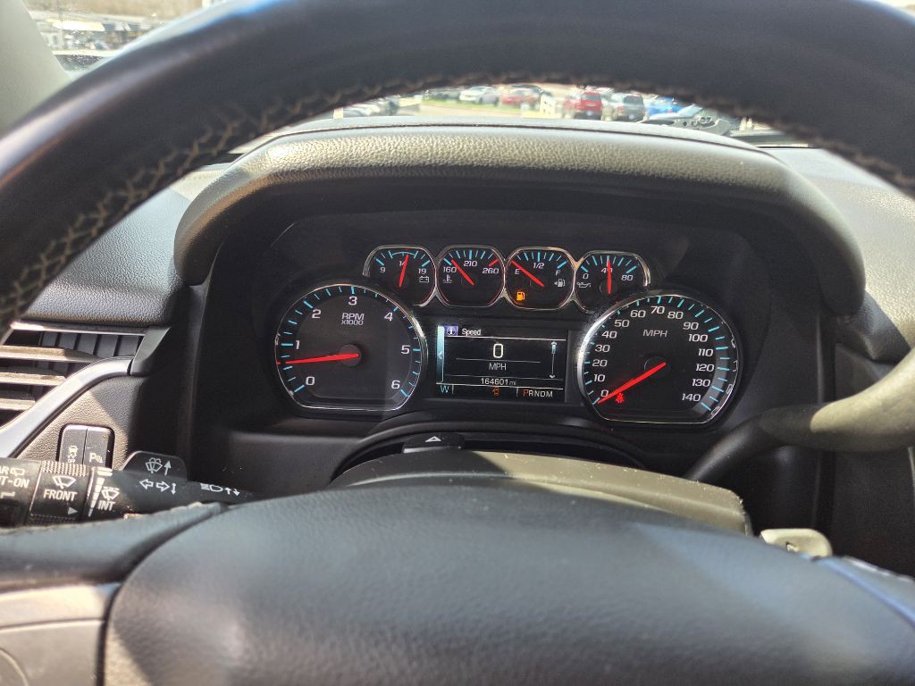 2016 Chevrolet Suburban Image 15