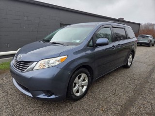 Image for 2014 Toyota Sienna LE ID: 7288039