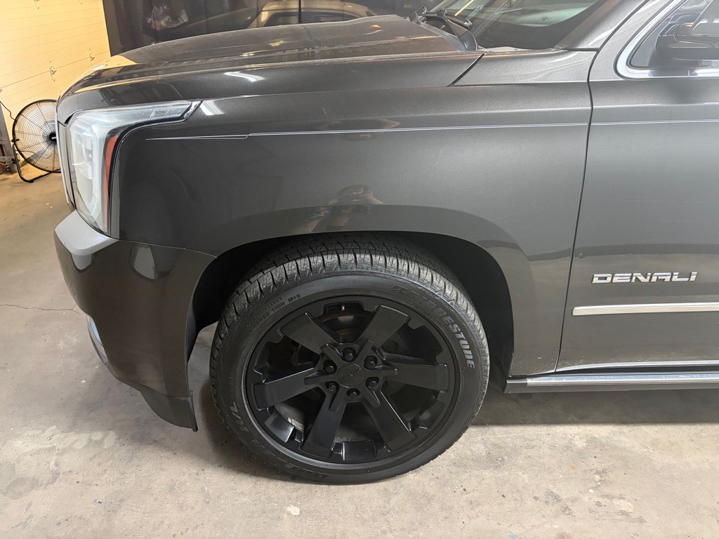 2020 GMC Yukon Image 2