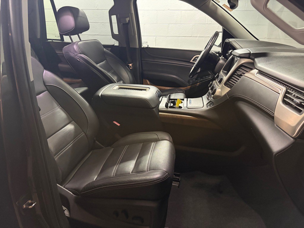 2020 GMC Yukon Image 32