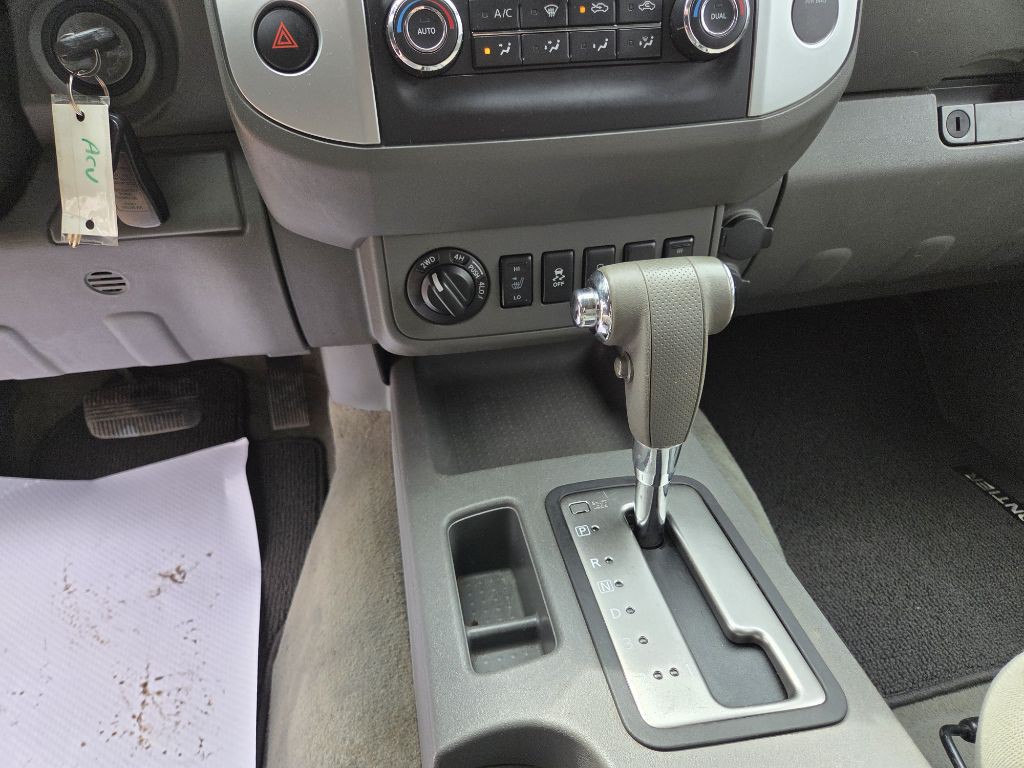 2015 Nissan Frontier Image 21