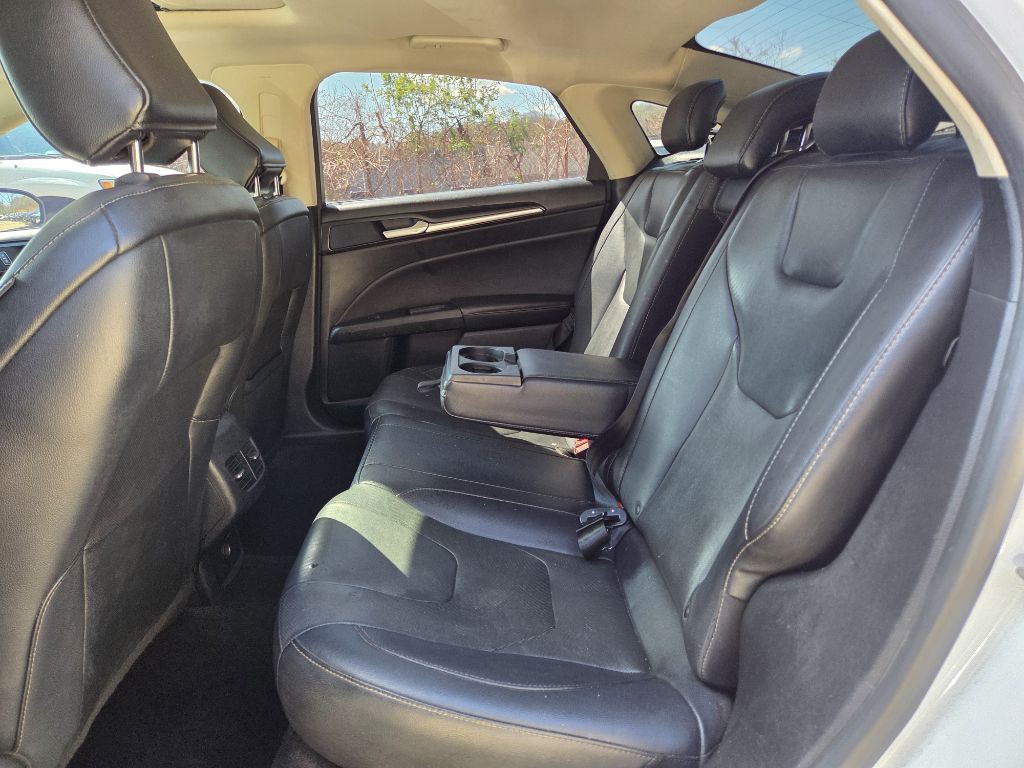 2020 Ford Fusion Image 9