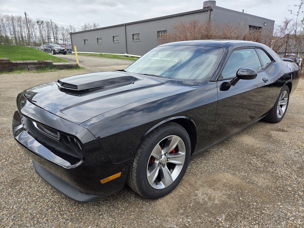 2012 Dodge Challenger Image 1