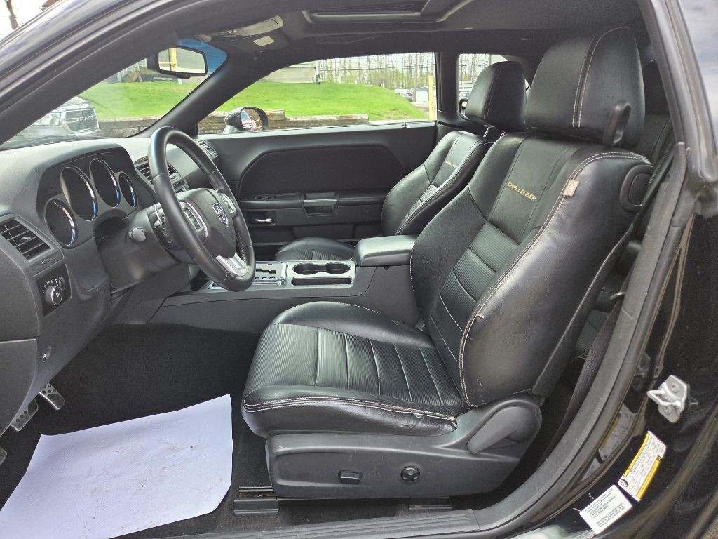 2012 Dodge Challenger Image 9