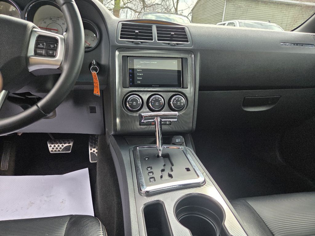 2012 Dodge Challenger Image 11